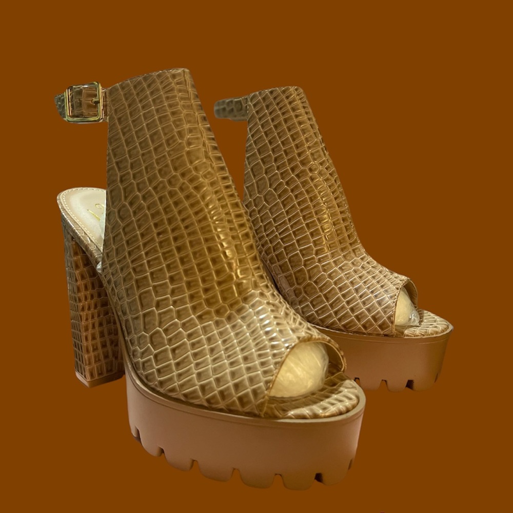 Brand: Glaze, Size: US 8.5